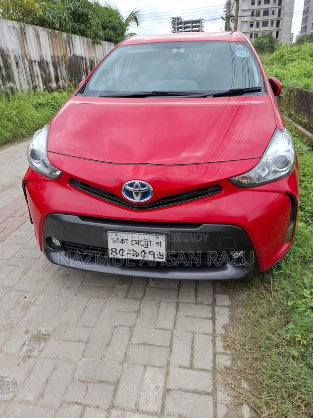Toyota Prius 4dr Hatchback (1.8L 4cyl Gas/Electric Hybrid CVT) 2016 Red