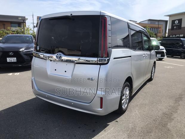 Toyota Noah 1.8 FWD Hybrid (7 Seater) 2021 Silver