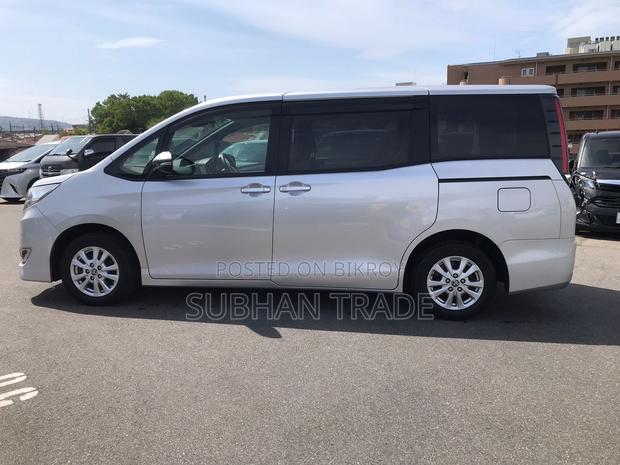 Toyota Noah 1.8 FWD Hybrid (7 Seater) 2021 Silver