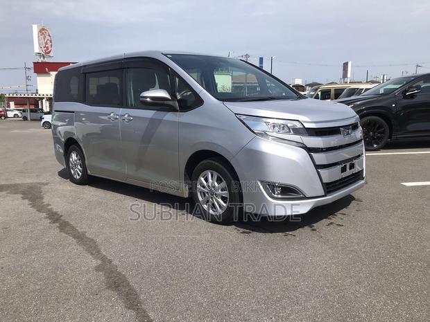 Toyota Noah 1.8 FWD Hybrid (7 Seater) 2021 Silver