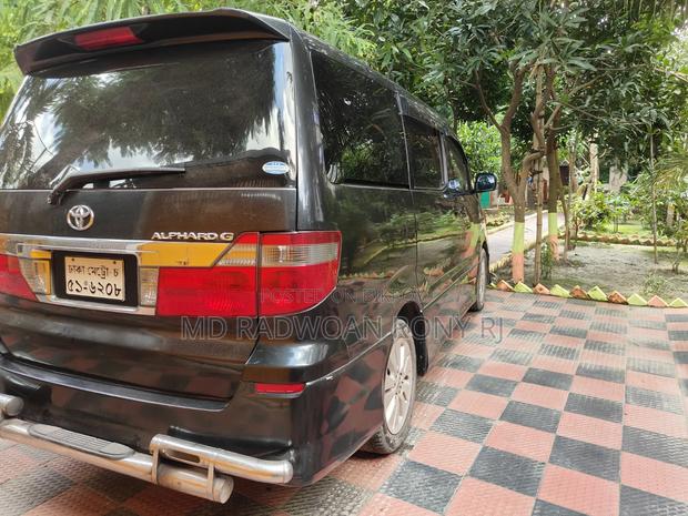 Toyota Alphard 2.4 Petrol FWD 2002 Black