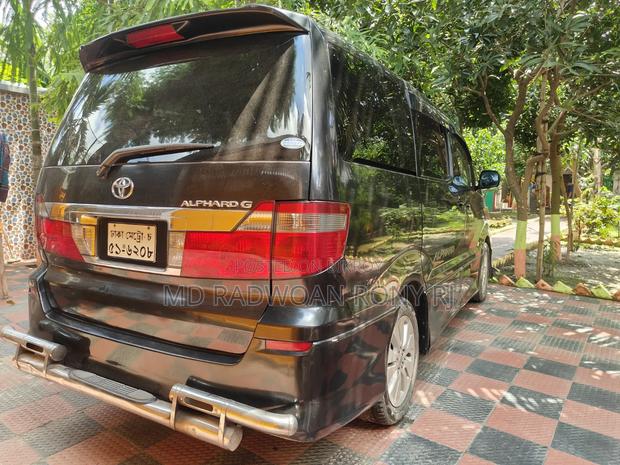 Toyota Alphard 2.4 Petrol FWD 2002 Black