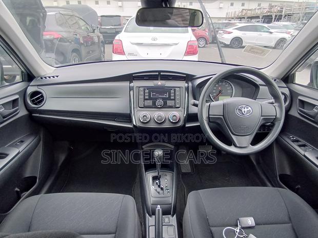Toyota Axio 2021 Silver