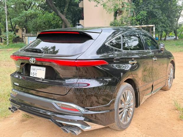 Toyota Harrier 2.0 2020 Black