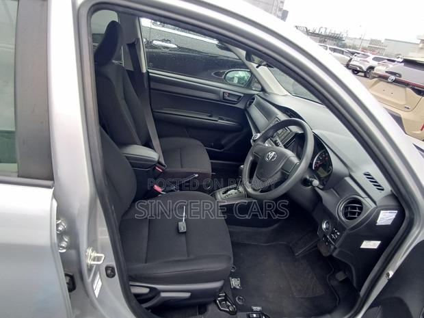Toyota Axio 2021 Silver