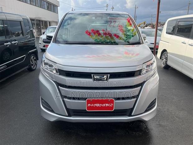 Toyota Noah 2.0 FWD (8 Seater) 2021 Silver