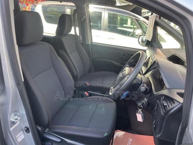 Toyota Noah 2.0 FWD (8 Seater) 2021 Silver