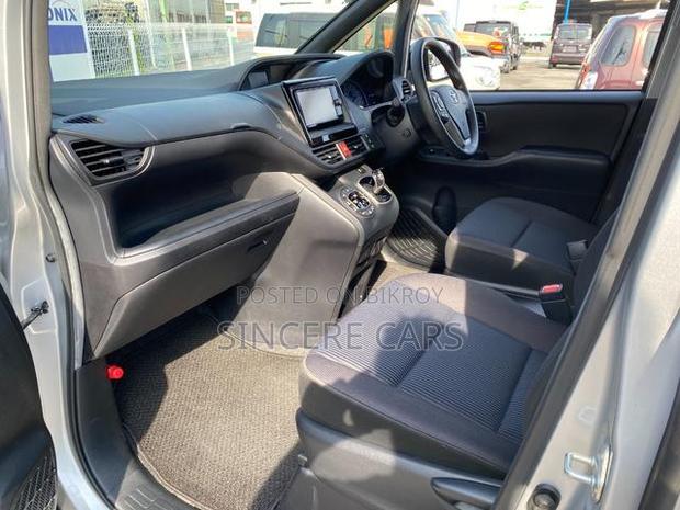 Toyota Noah 2021 Silver