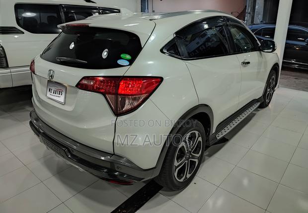 Honda Vezel 1.5 2WD 2014 Pearl