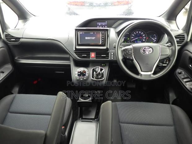 Toyota Noah 2021 Pearl