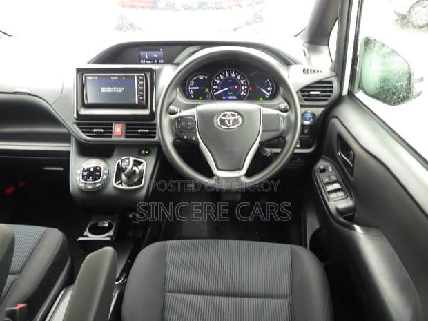 Toyota Noah 2021 Pearl
