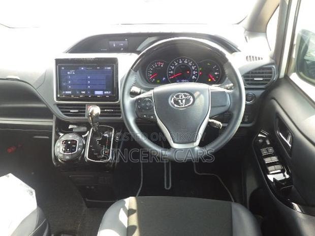 Toyota Noah 2021 Pearl