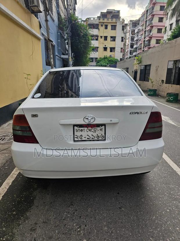 Toyota Corolla 2002 White
