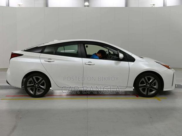 Toyota Prius 2021 White