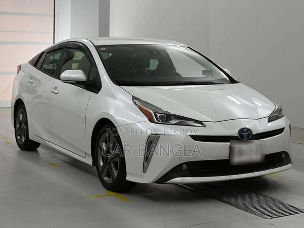 Toyota Prius 2021 White