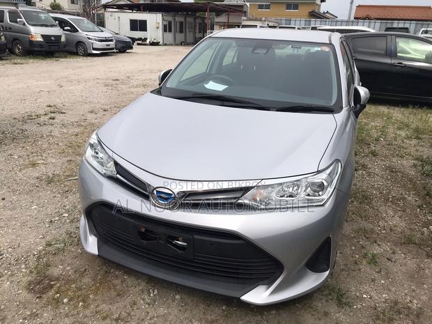 Toyota Axio 2021 Silver
