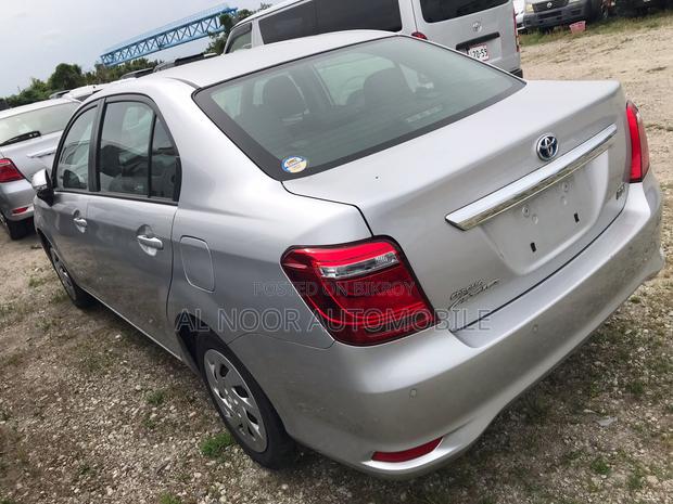 Toyota Axio 2021 Silver