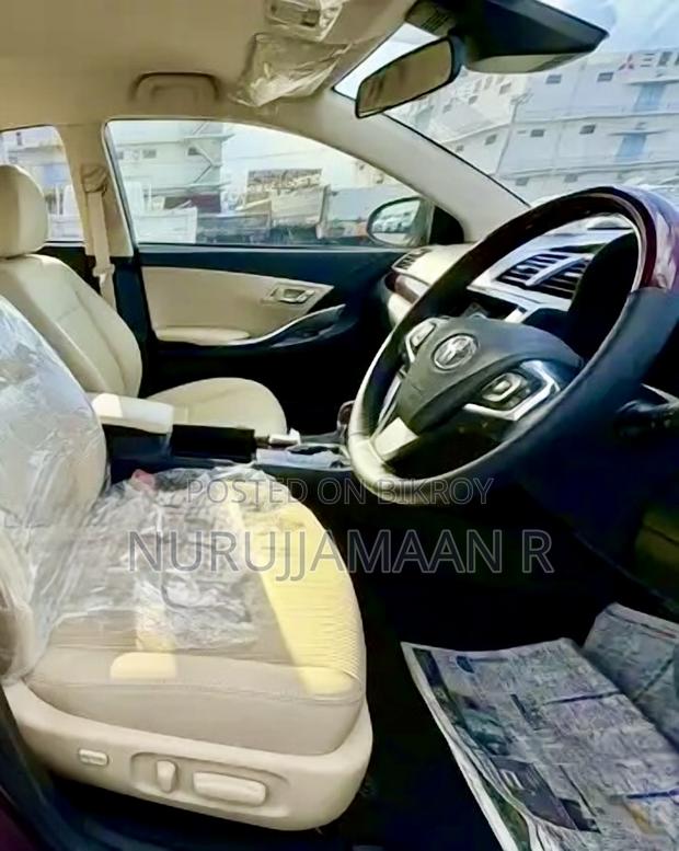 Toyota Premio 2021 Beige