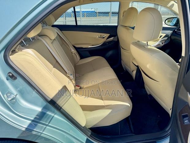 Toyota Premio 2021 Beige