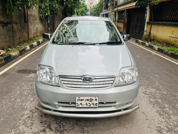 Toyota Corolla 1.9 D Sedan 2000 Silver