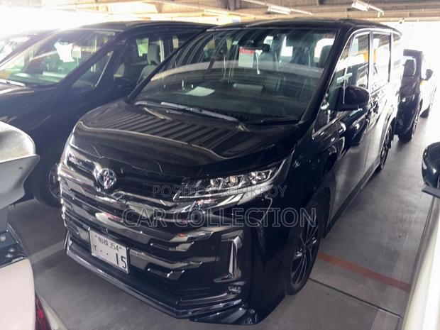 Toyota Noah 2023 Black