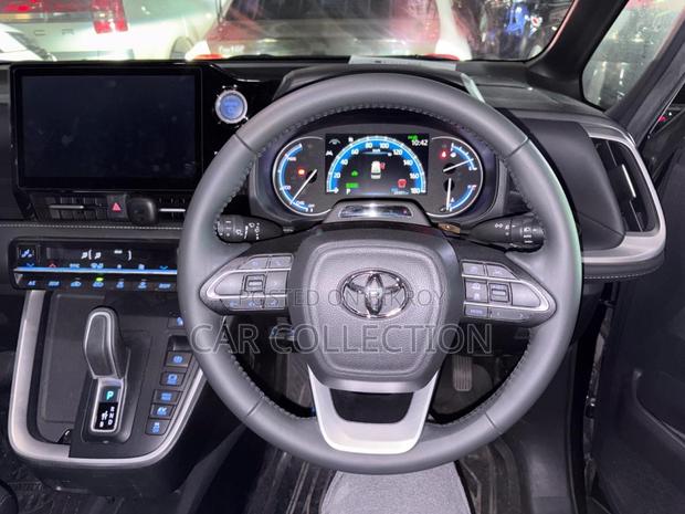 Toyota Noah 2023 Black