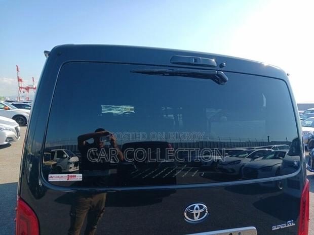 Toyota Grand HiAce 2002 Black