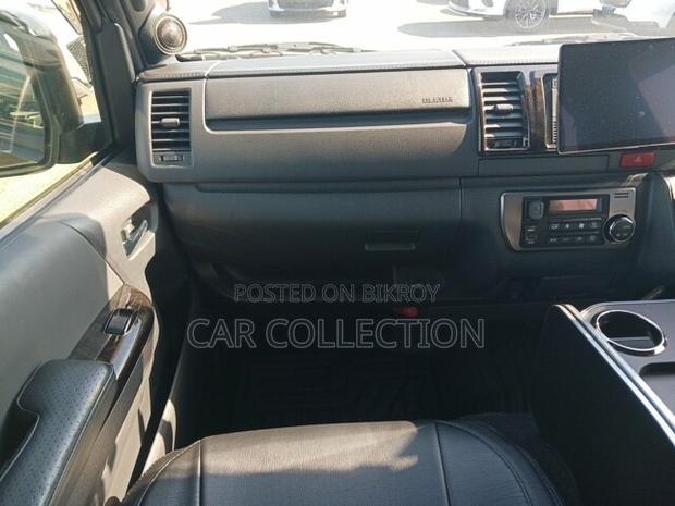 Toyota Grand HiAce 2002 Black