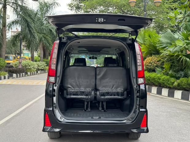 Toyota Noah 2015 Black