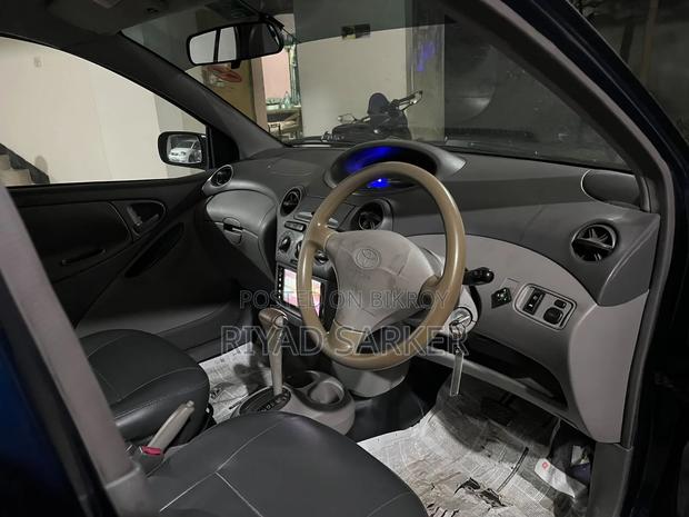 Toyota Platz 2000 Blue