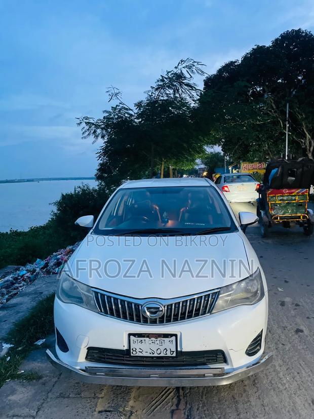Toyota Axio 2013 Pearl