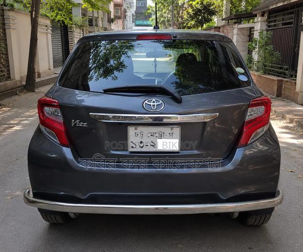 Toyota Vitz 2011 Gray