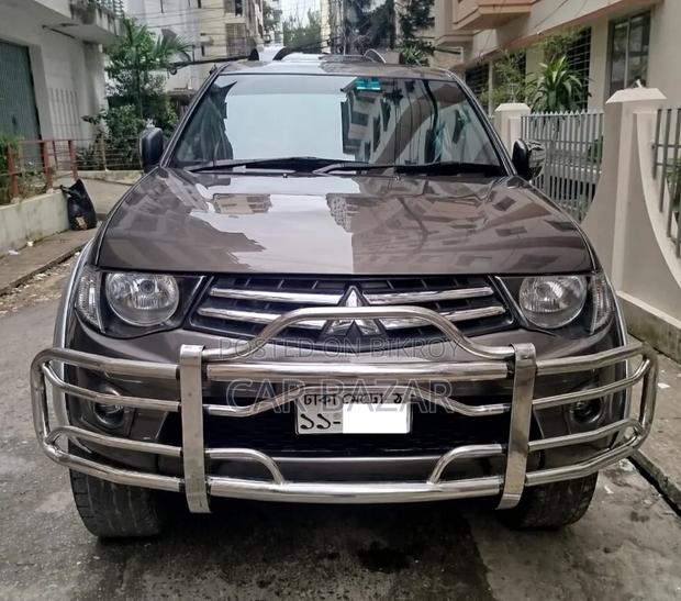 Mitsubishi L200 Double Cab 2.5 136hp 4WD 2010 Brown