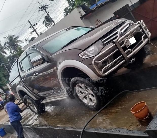 Mitsubishi L200 Double Cab 2.5 136hp 4WD 2010 Brown
