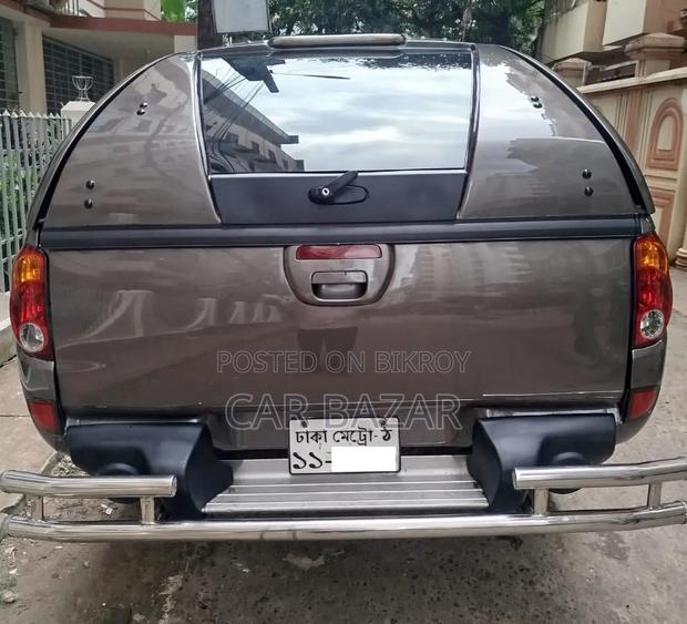 Mitsubishi L200 Double Cab 2.5 136hp 4WD 2010 Brown