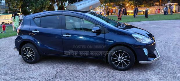 Toyota Aqua 2017 Black