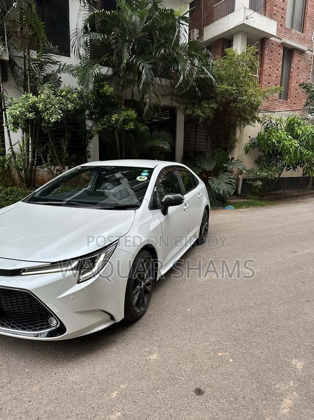 Toyota Corolla XSE 2020 Pearl