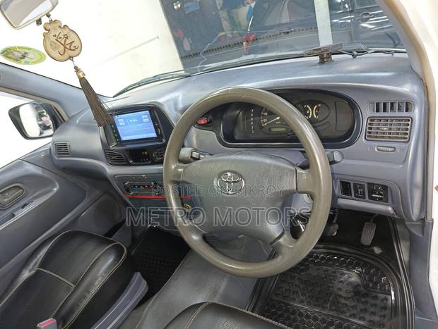 Toyota Noah 2007 White