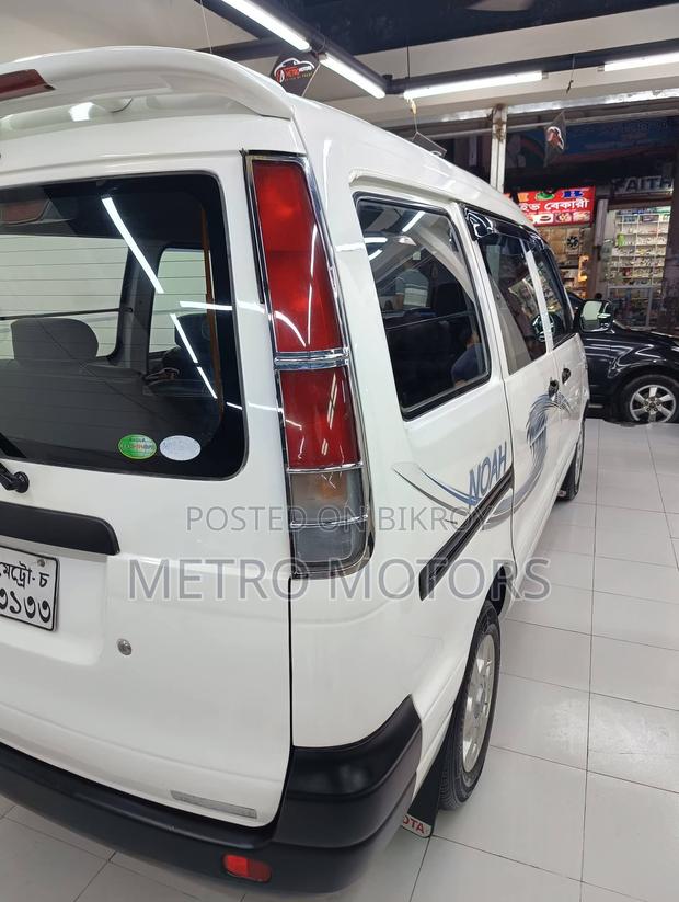 Toyota Noah 2007 White