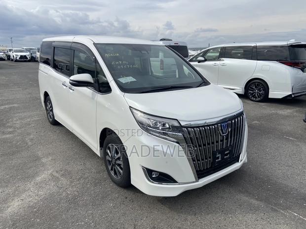 Toyota Esquire 2020 Pearl