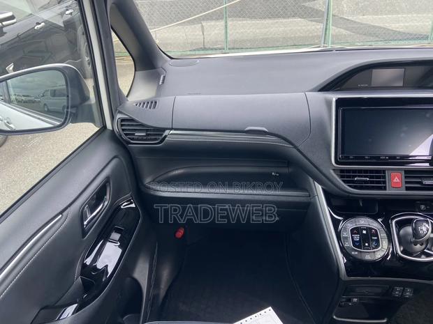 Toyota Esquire 2020 Pearl