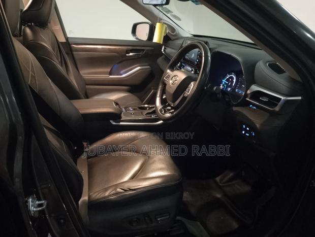 Toyota Highlander 2022 Gray
