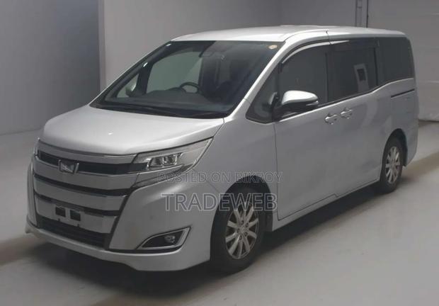 Toyota Noah 2021 Silver