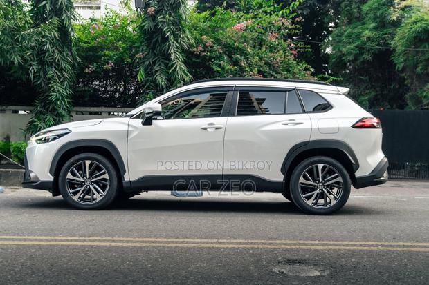 Toyota Corolla Cross 1.8 Hybrid AWD 2021 Pearl