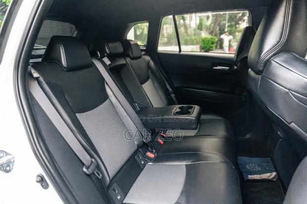 Toyota Corolla Cross 1.8 Hybrid AWD 2021 Pearl