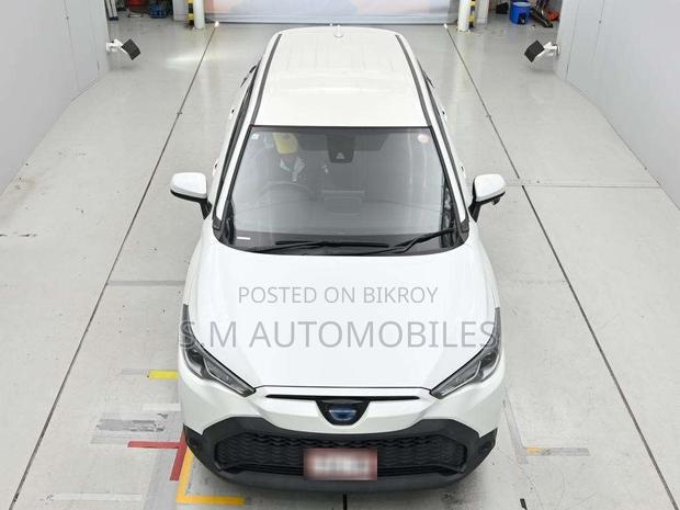 Toyota Corolla Cross 1.8 Hybrid AWD 2021 Pearl