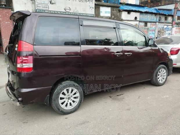 Toyota Noah 2.0 FWD (8 Seater) 2004 Maroon