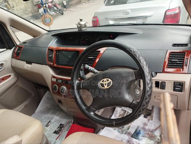 Toyota Noah 2.0 FWD (8 Seater) 2004 Maroon