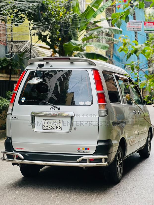 Toyota Noah 2.0 AWD (8 Seater) 2006 Silver