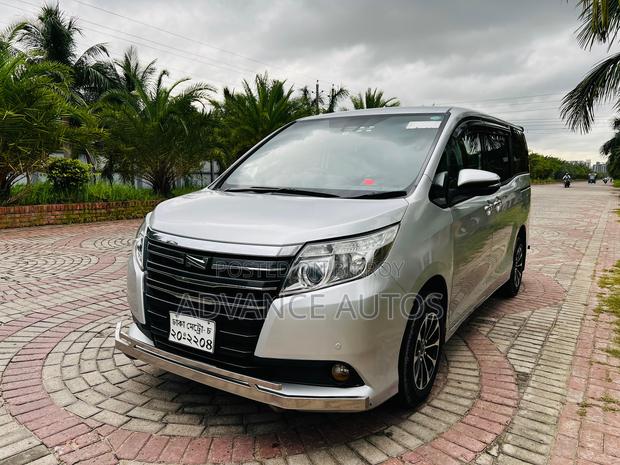 Toyota Noah 2016 Silver